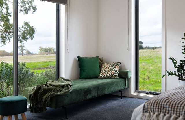 Manna Gums- beautiful secluded setting, close to town