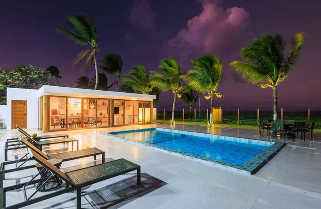 Mansion on the Pe/Al border