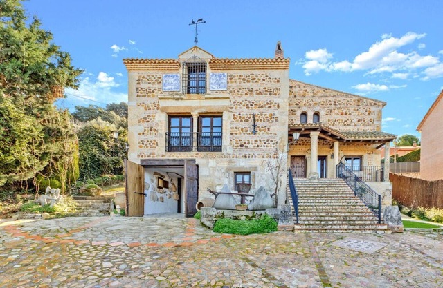 Mansion 35min Madrid|Cinema| Pool|BBQ| Car Charger