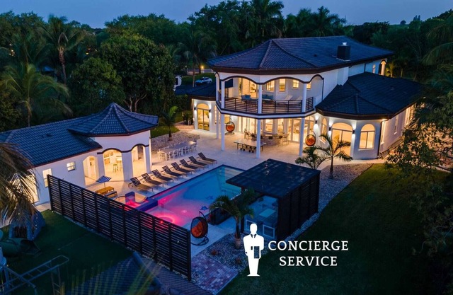 Mansion Heated Pool/Spa/Cinema/Gameroom