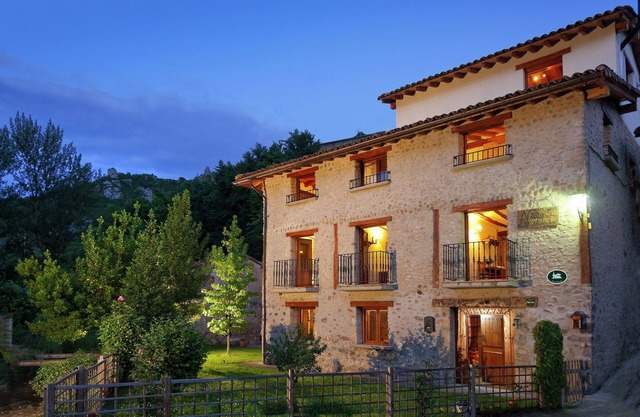 Mansion in Torrecilla with Mountain Views