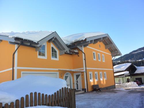 Mansion in Goldegg near Ski Lift