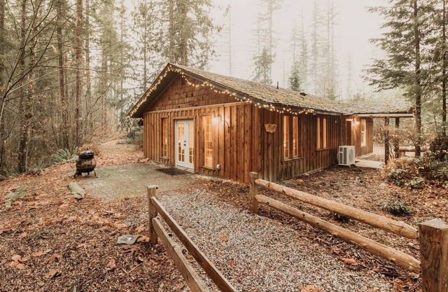 Maple Falls Cabin #82 - Wood Stove - WiFi - Pets Ok