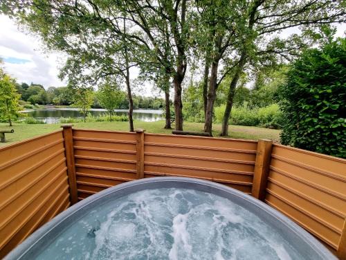 Maple Lodge 11 Hot Tub & Sauna