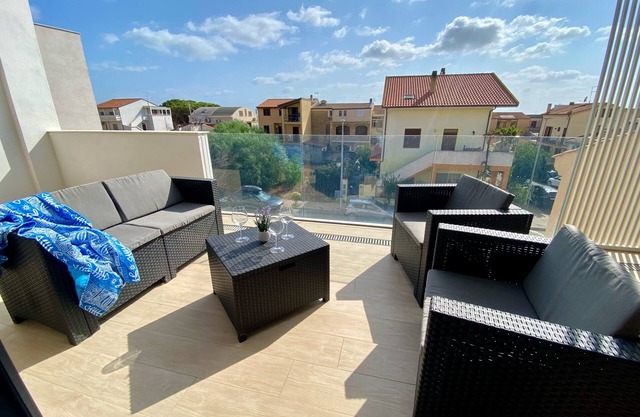 Mare Dentro - Modern Apartment with Terrace for Families Near the Beach