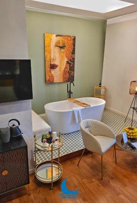 MareLuna Rooms