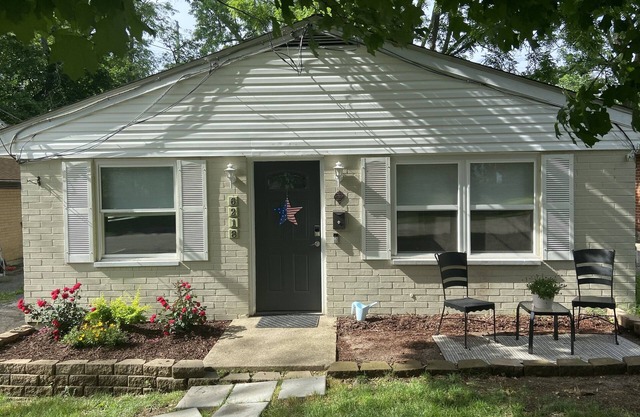 Mariemont Bungalow - 1 block from Wasson bike/walk Trail