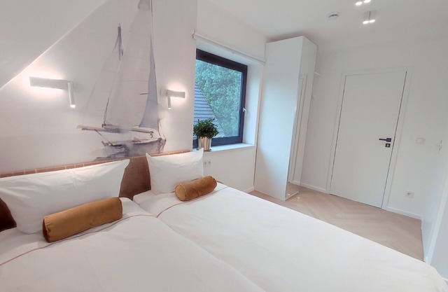 Maritime studio with spacious balcony. Free parking on the street