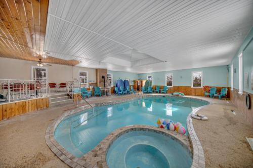 Marmora and Lake Inn and Victorian Diner-2025 Group Reunion Home for up to 32 guests