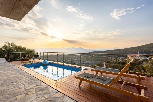 Martinia Pool Getaways - Majestic Panoramic Views