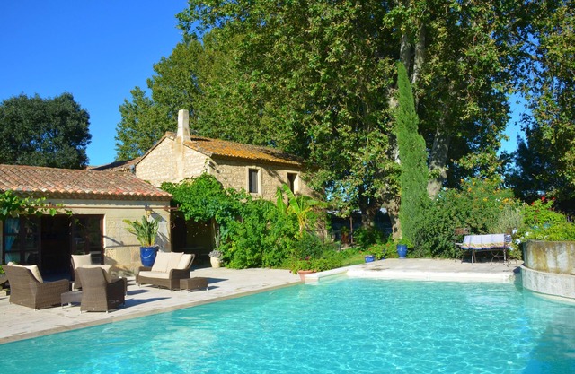 Mas provençal 450m2 on 1 hectare 500, swimming pool, 5 bedrooms, Rated 5 stars