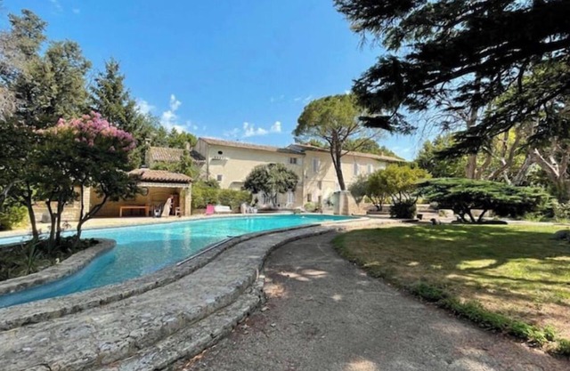 Mas Provençal d'exception - Swimming pool and listed park
