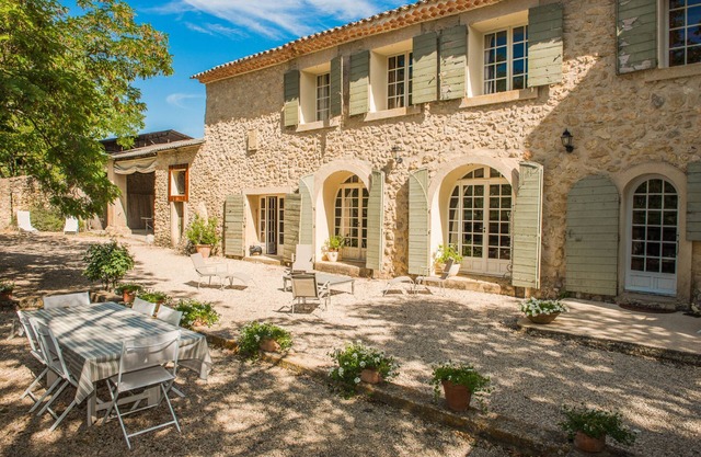 MAS WITHOUT SCREW SCREW WITH SWIMMING POOL