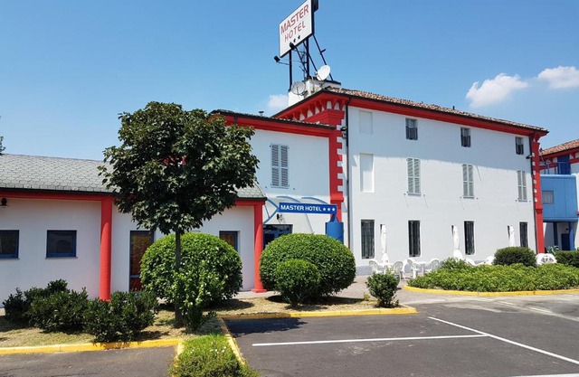 Master Hotel
