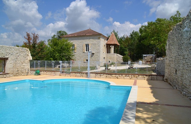 Master house with swimming pool sleeps 17 near a small village of 82