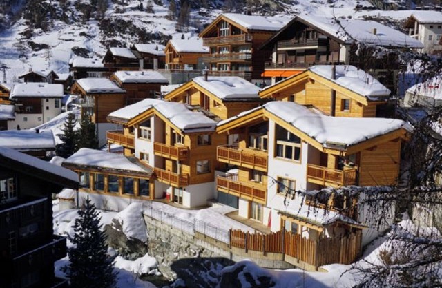 Matterhorn Gazes, Luxury Embraces 1000