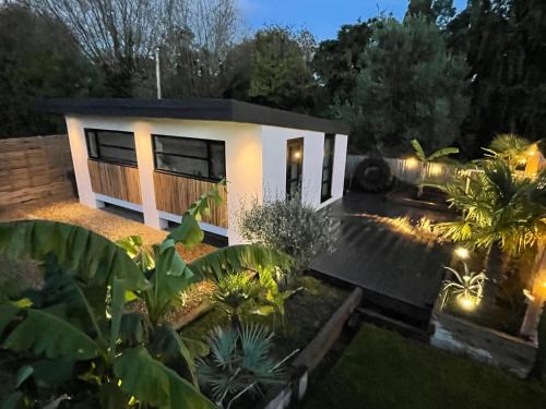 MayGrove Retreat - Sleeps 2 - Jacuzzi & boat hire