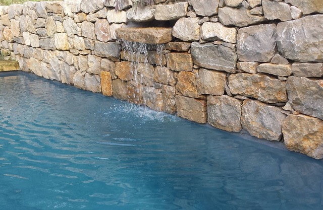 Mazet surrounded by nature close to Aix en Provence.