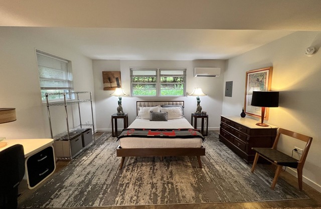 McHill | Studio Apt Convenient to Downtown Cville