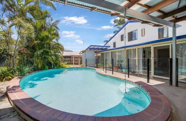 Mediterranean Beach House- Pet Friendly Mooloolaba