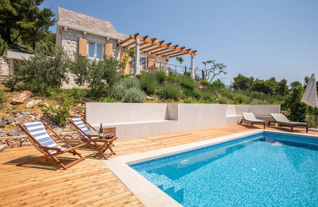 Mediterranean Villa Brac with pool & beautiful view