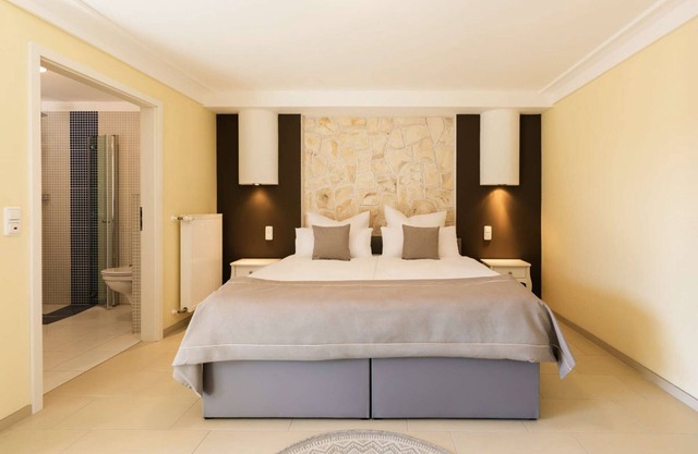 Memory 04 - Double room (approx. 25 m²) with balcony on the 1st floor