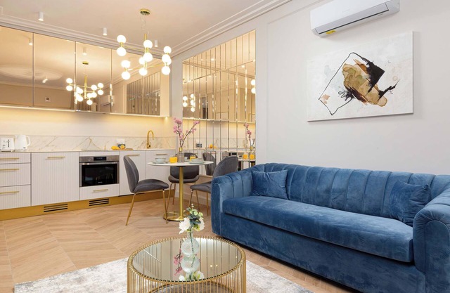 Mennica Residence | 1 Bedroom | Balcony