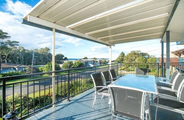 MeNo's at Bawley Summ