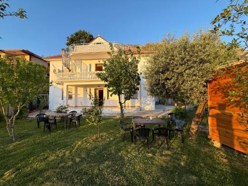Meti Guest House