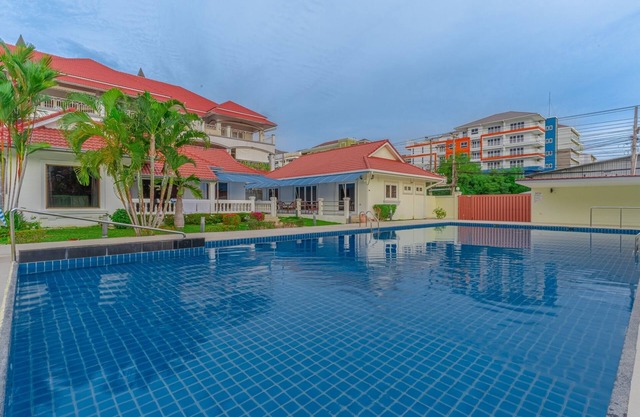 Mew Resort 1-PHRATAMNAK, 300m-Beach,50m-7eleven