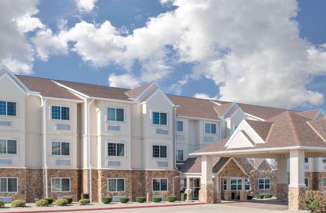 Microtel Inn & Suites by Wyndham Quincy Downtown - River Area