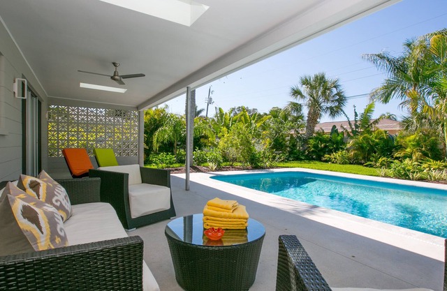 Midcentury Modern With Pool