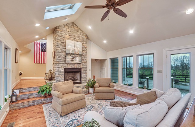 Midway Home on 22 Acres Near Bourbon Trail!