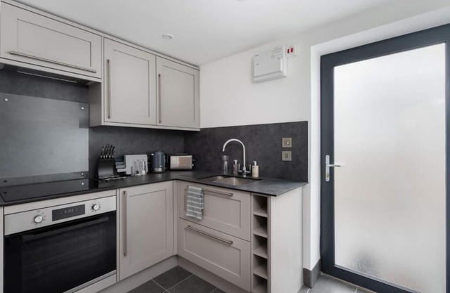 Mini Lodge 1 in the Cornish Countryside