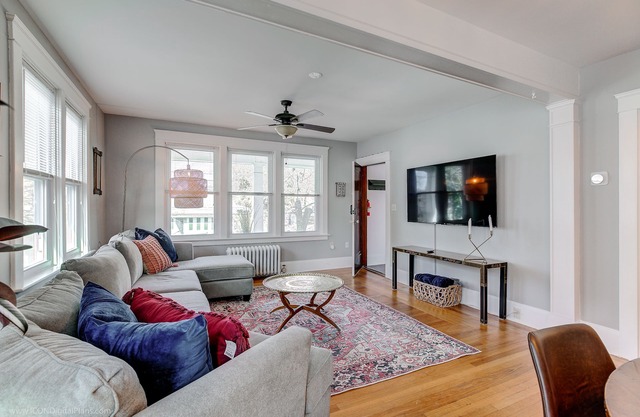 Minutes to Downtown, Brown, RISD on East Side