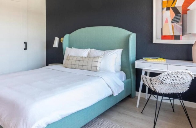 Minutes to Good Old Lake Merritt! Pet-friendly modern-retro style motel