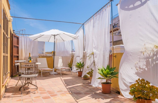 MIRACLET - ADULTS ONLY - Townhouse with beautiful terrace and parking in the centre of Pal