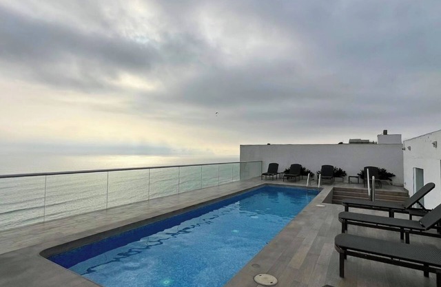 Miraflores luxury oceanfront apartment