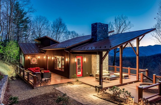 Misty Glen. Modern Mnt Retreats. The Sugar Maple