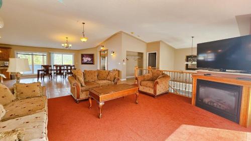 Misty Mountain Inn & Suites