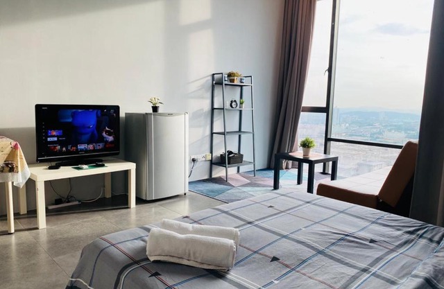 Miza Empire Damansara studio free wifi netflix