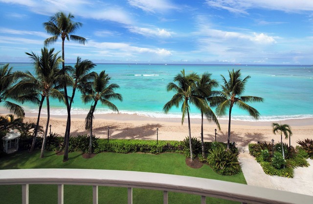 Moana Surfrider, A Westin Resort & Spa, Waikiki Beach