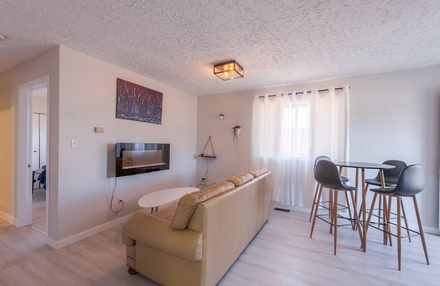 Modern 2 bedroom fully equipped unit