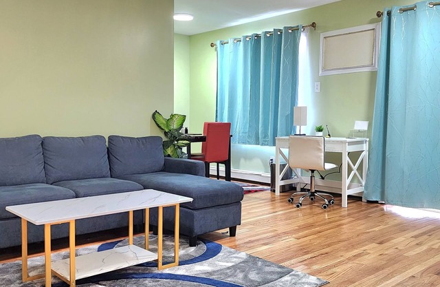 Modern 2Bed Room Apartment Jamaica Queens NYC -5 min from Matro Train