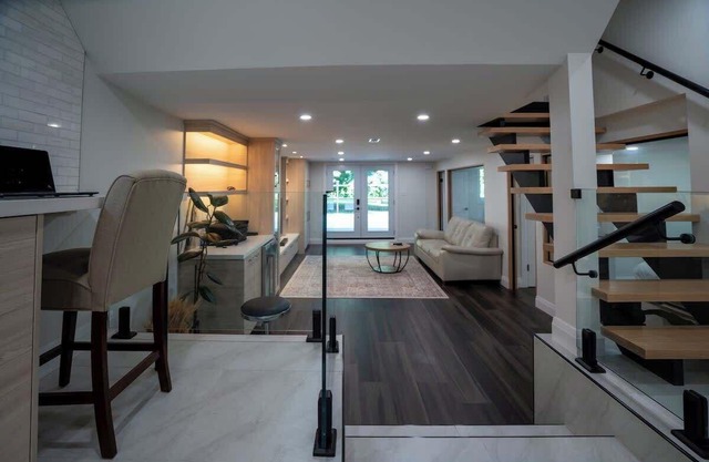 Modern 3 Bdrm Suite - Private Basketball Court & BBQ