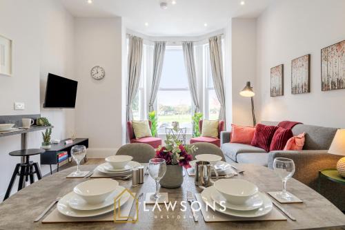 Modern 3-Bed Apartment Near Southsea Beach