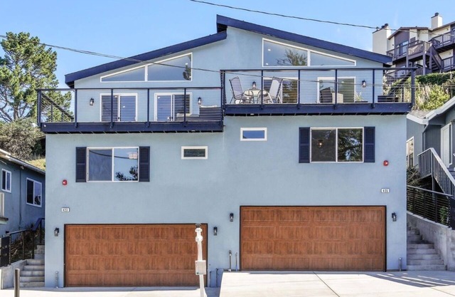 Modern 8 bedroom Duplex -2 units- w/Ocean Views and over 4,000 sqft!