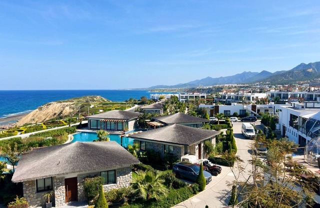 Modern and luxurious apartment in a prime resort