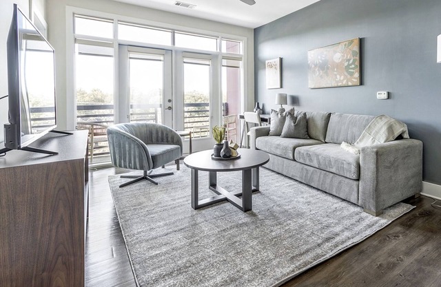 Modern Apartment in Prime Location (ID1233X033)