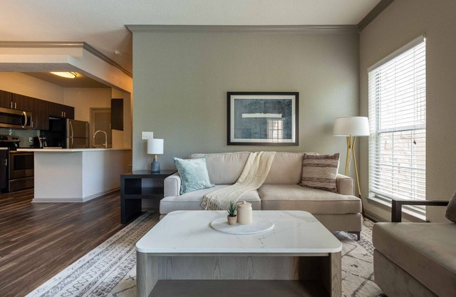 Modern Apartment in Prime Location (ID3301X20)